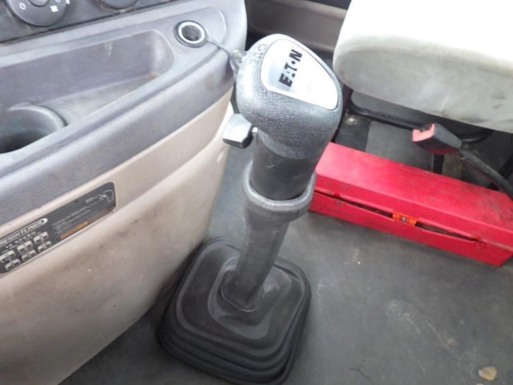 2012-freightliner-cascadia-125-image-53