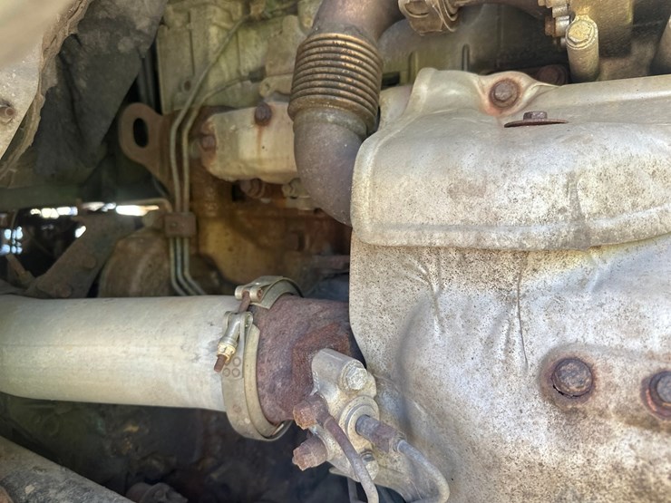 2014-massey-ferguson-8-image-55