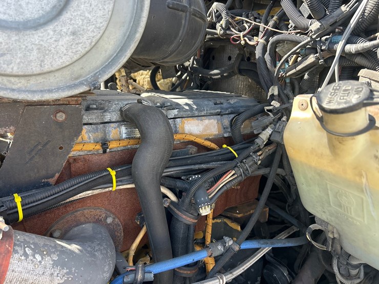 1999-kenworth-t600-image-56