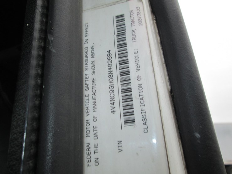 #46184-•-2008-volvo-t/a-sleeper-truck-tractor-4v4nc9gh08n482694-image-54