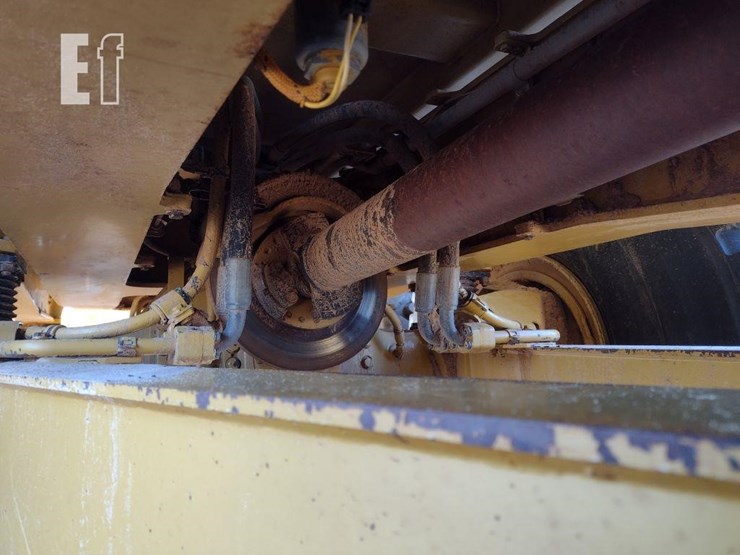 2019-caterpillar-745-image-25