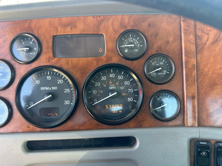 2008-peterbilt-386-image-34