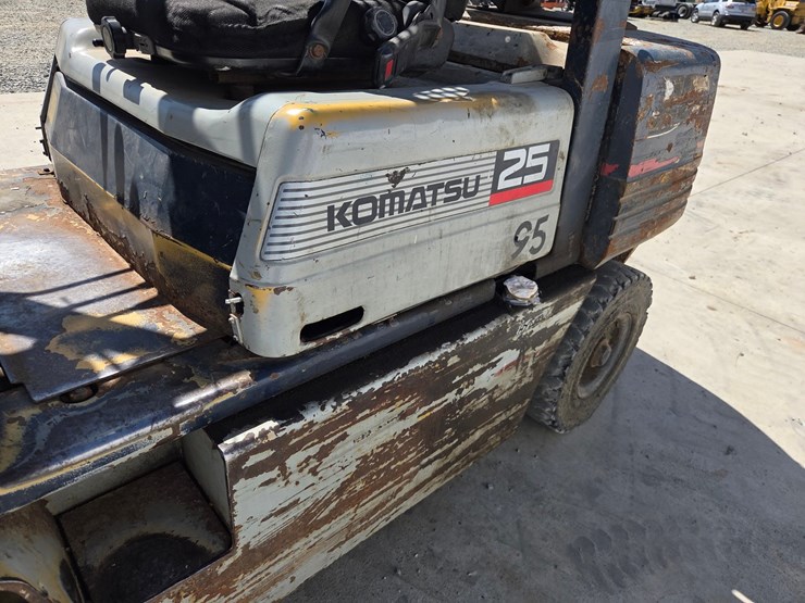 komatsu-fg25t-11-image-20