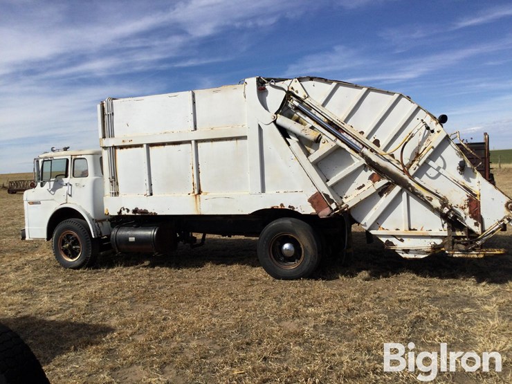 1978-ford-8000-image-8