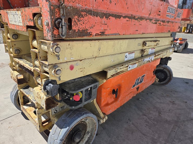 2017-jlg-1930es-image-11