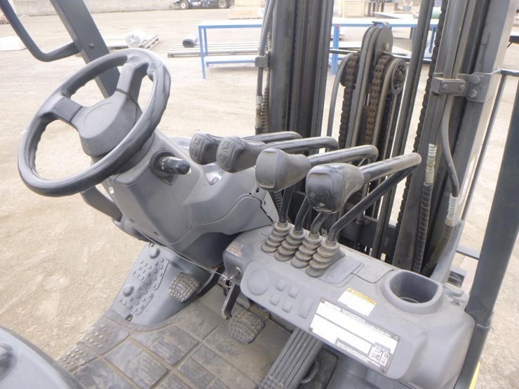 komatsu-fg25st-16-image-18