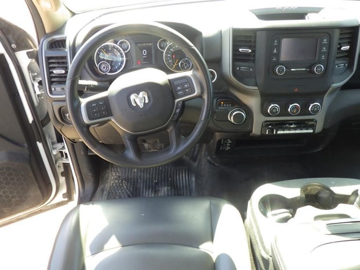 2019-dodge-2500-image-7