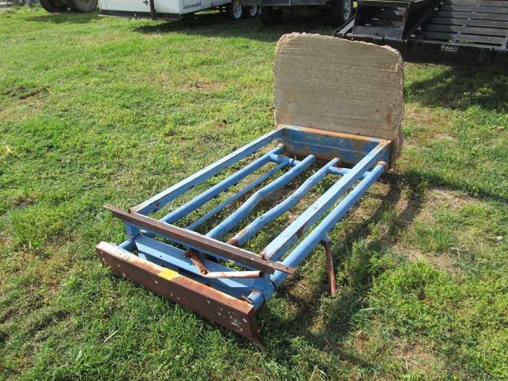 #36791-•-automatic-catch-head-gate-image-1