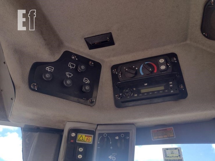 2010-caterpillar-120m-image-10