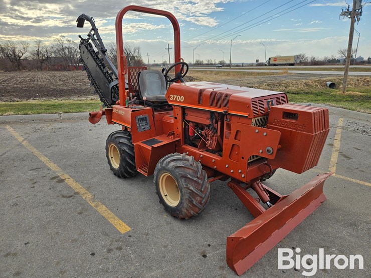 2002-ditch-witch-3700dd-image-3