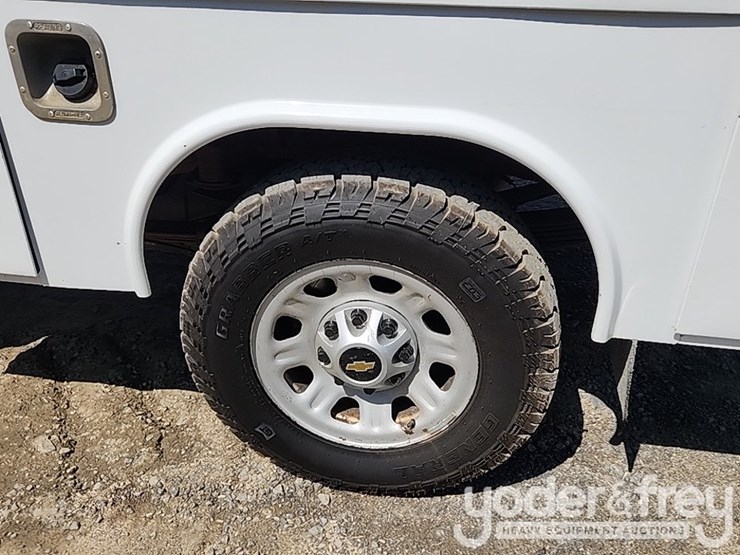 2016-chevrolet-silverado-3500hd-image-11