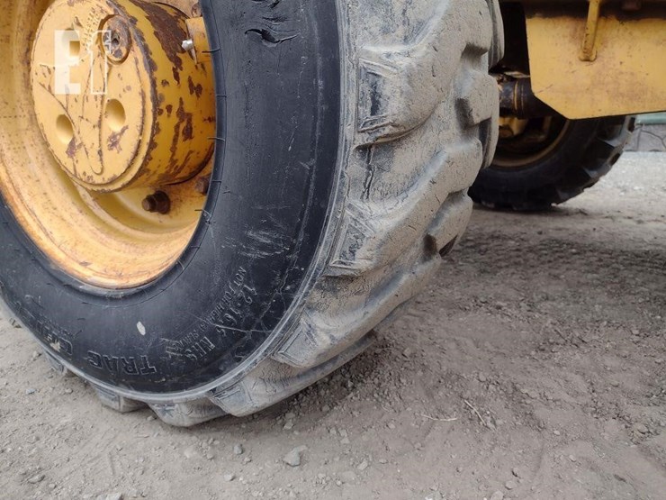 1995-deere-300d-image-16