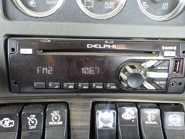 2017-kenworth-t800-image-76