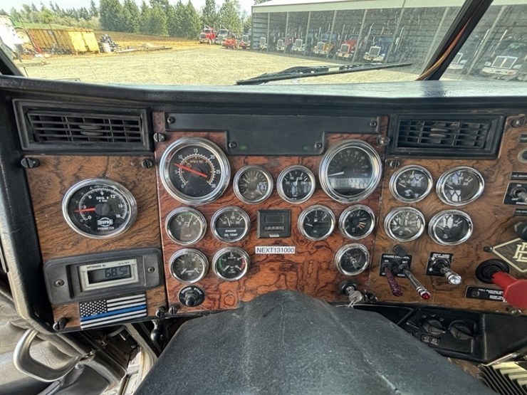 2000-peterbilt-378-image-38