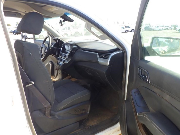 2015-chevrolet-tahoe-image-6