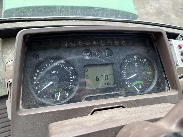 2001-john-deere-6410-image-38