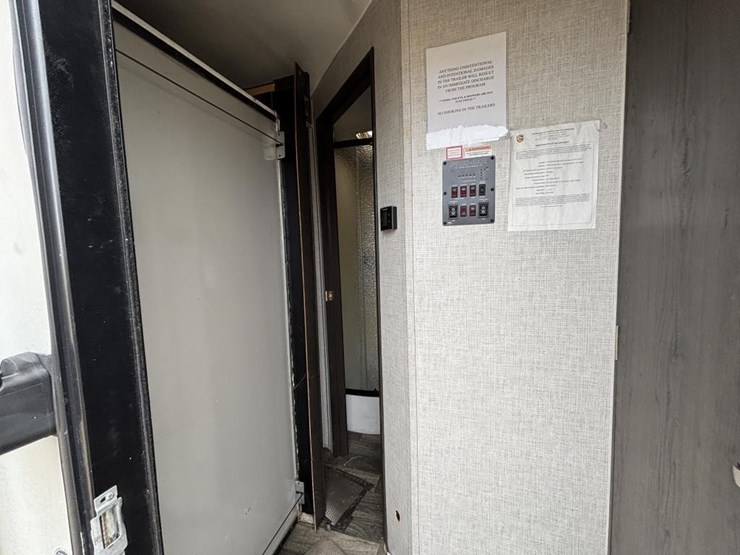 2020-premier-bl24rkpr20-travel-trailer-image-25