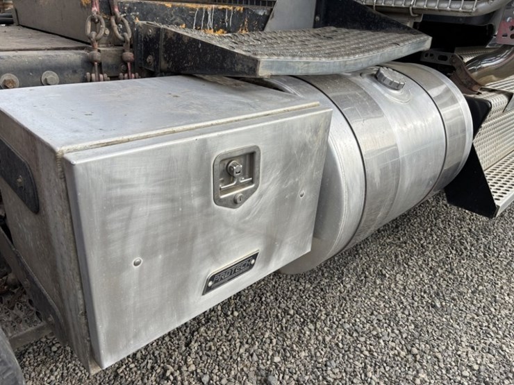 2019-kenworth-t880-image-28