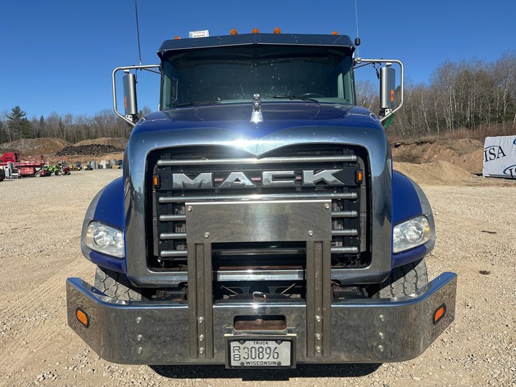 2019-massey-ferguson-8-image-8