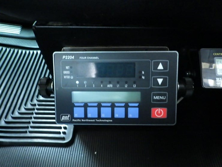 2016-kenworth-w900-image-102