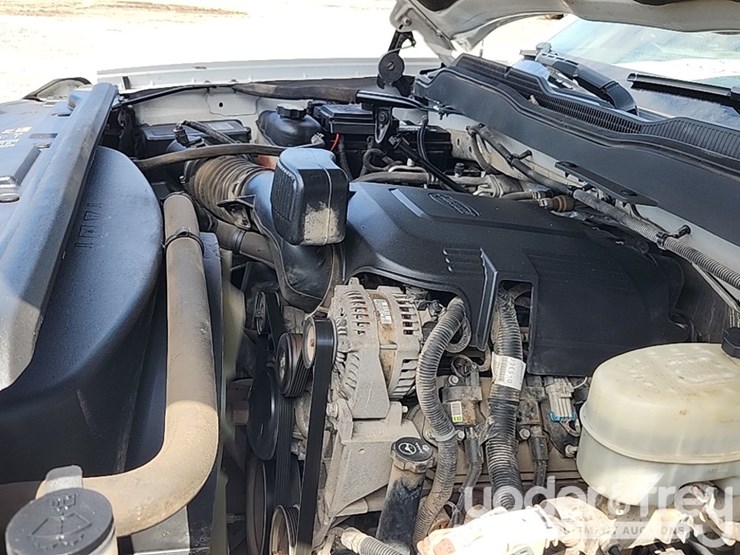 2018-chevrolet-silverado-3500hd-image-34