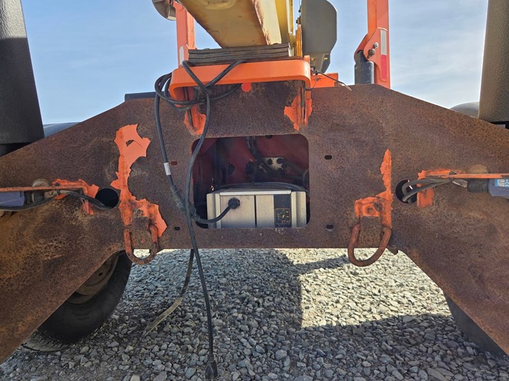 2010-jlg-t500j-image-34