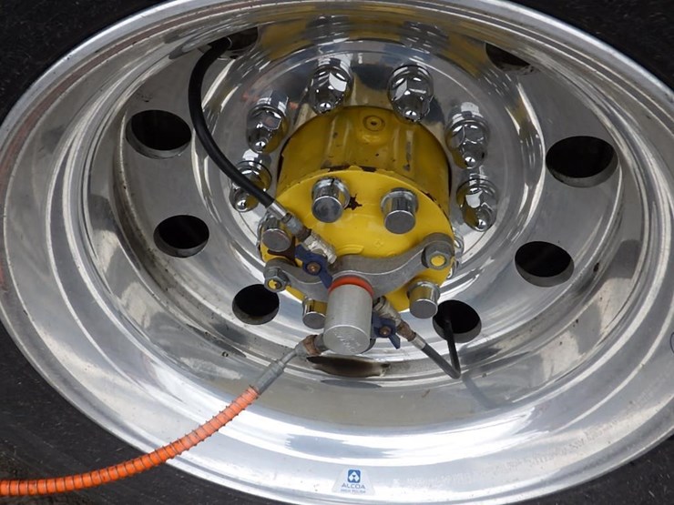 2016-kenworth-w900-image-31