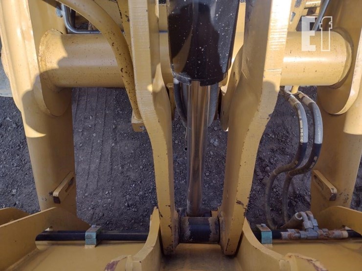 2011-caterpillar-420e-image-20