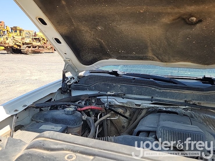 2016-chevrolet-silverado-3500hd-image-29