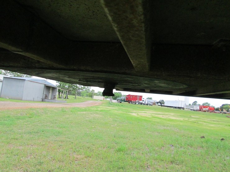 #46187-•-1990-featherlite-g1108-46'-s/a-aluminum-horse-trailer-1fpl38105la912062-image-32