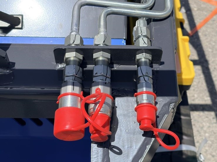 2026-zjg-zj-380-skid-steer-loader-image-7