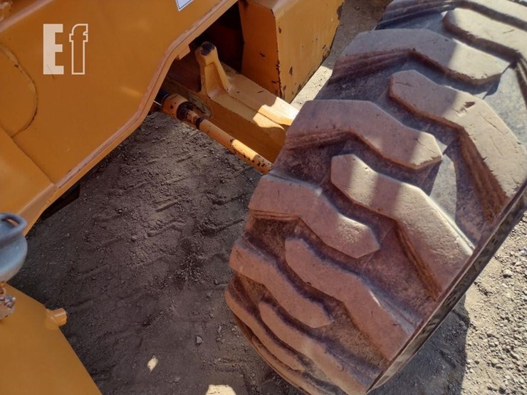 case-580m-turbo-image-29