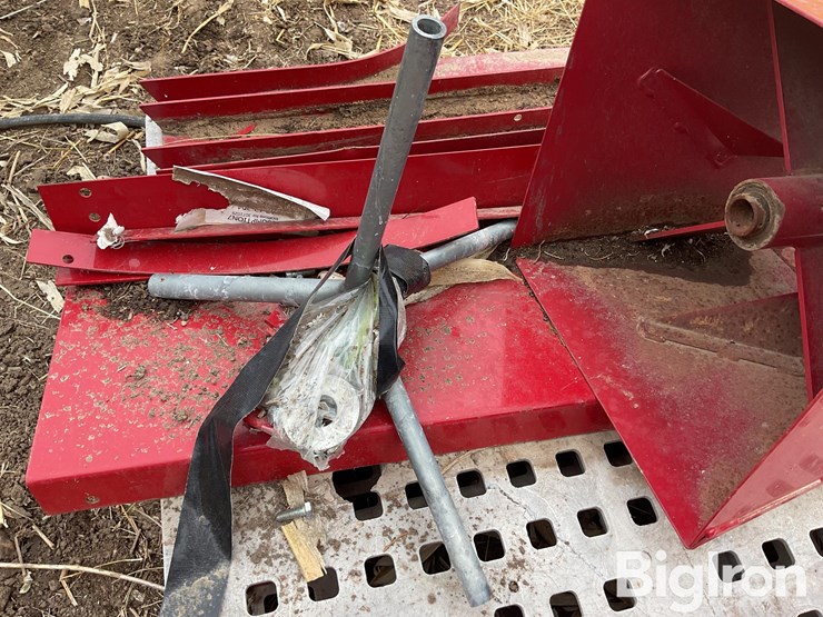 dmc-gravity-flow-grain-spreader-image-10