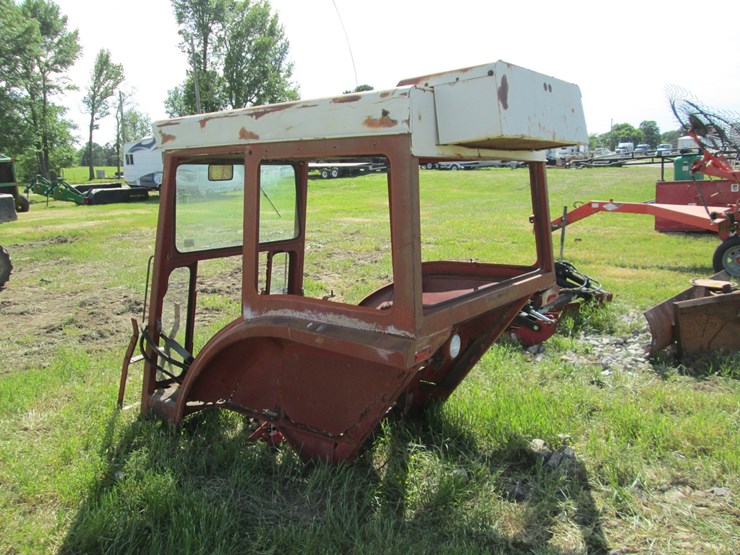 #36755-•-international-66-series-cab-image-4