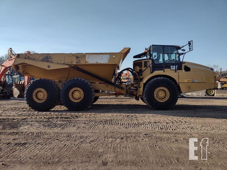 2019-caterpillar-745-image-3