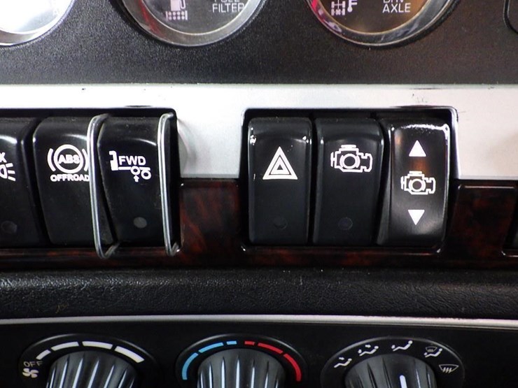 2016-kenworth-w900-image-96