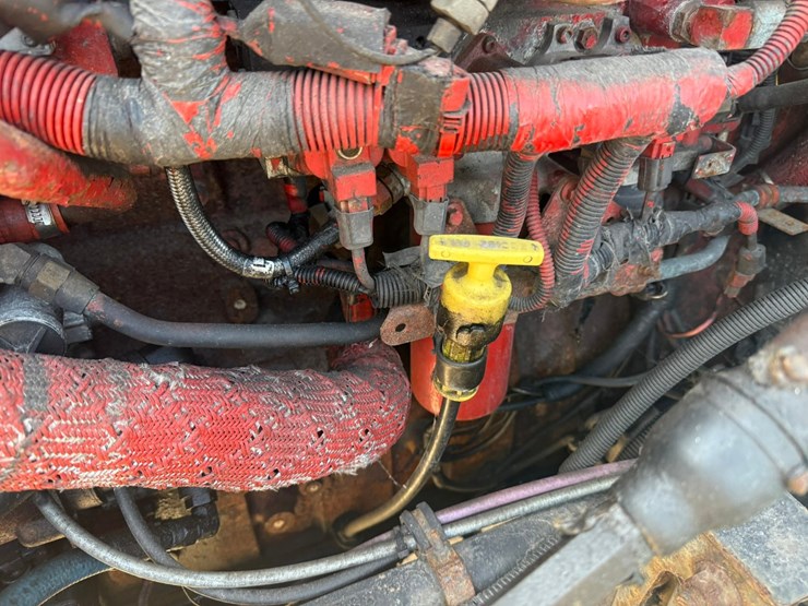 #1262-•-2004-international-9400i-6x4-sleeper-cab-truck-tractor-image-15