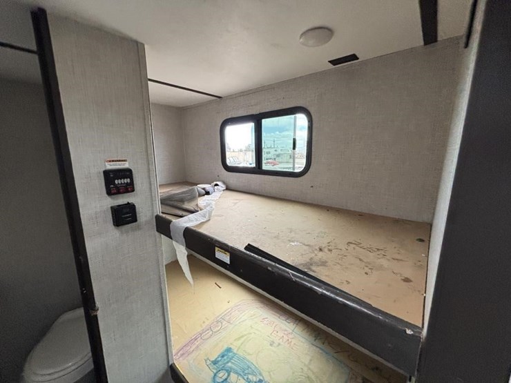 2020-bullet-bl1700bh20-travel-trailer-image-34