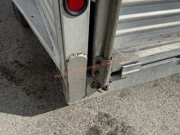 1996-featherlite-8120-image-7