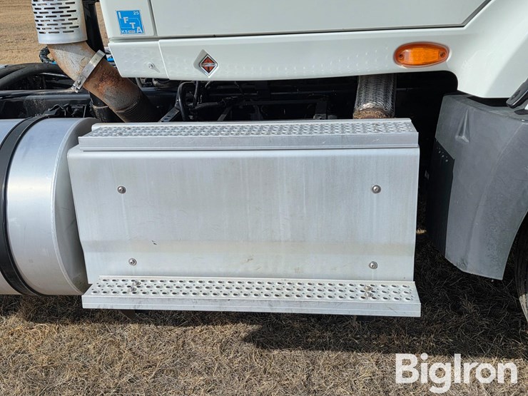 2015-international-prostar-image-13