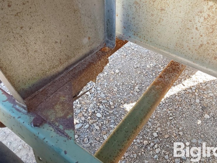 tyler-t/a-pull-type-fertilizer-spreader-image-15