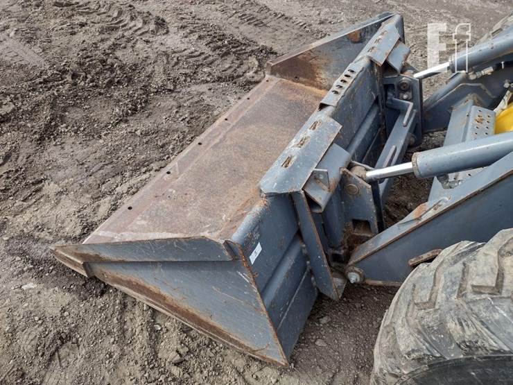 2001-new-holland-ls170-image-15