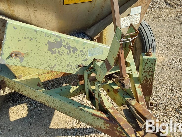 tyler-t/a-pull-type-fertilizer-spreader-image-10