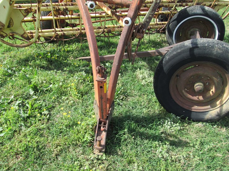 new-holland-256-image-12