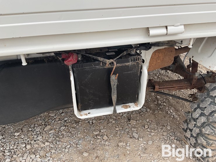 2019-suzuki-ebd-0da16t-4x4-mini-pickup-image-10