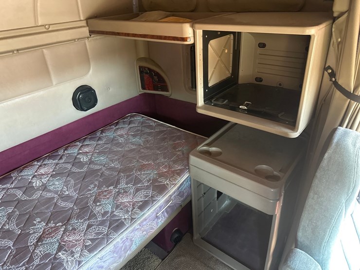 2004-massey-ferguson-8-image-38