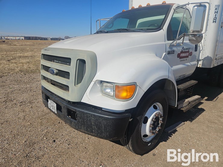 2004-ford-f650-image-9