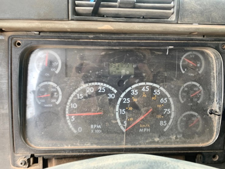 2008-freightliner-columbia-120-image-13