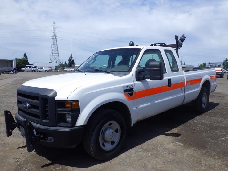 2010-ford-f250-image-1