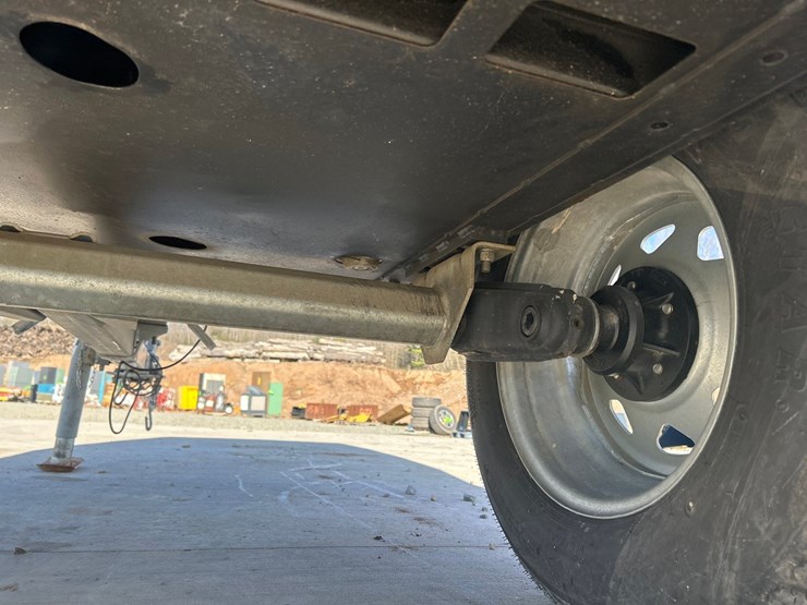 2023-massey-ferguson-8-image-15